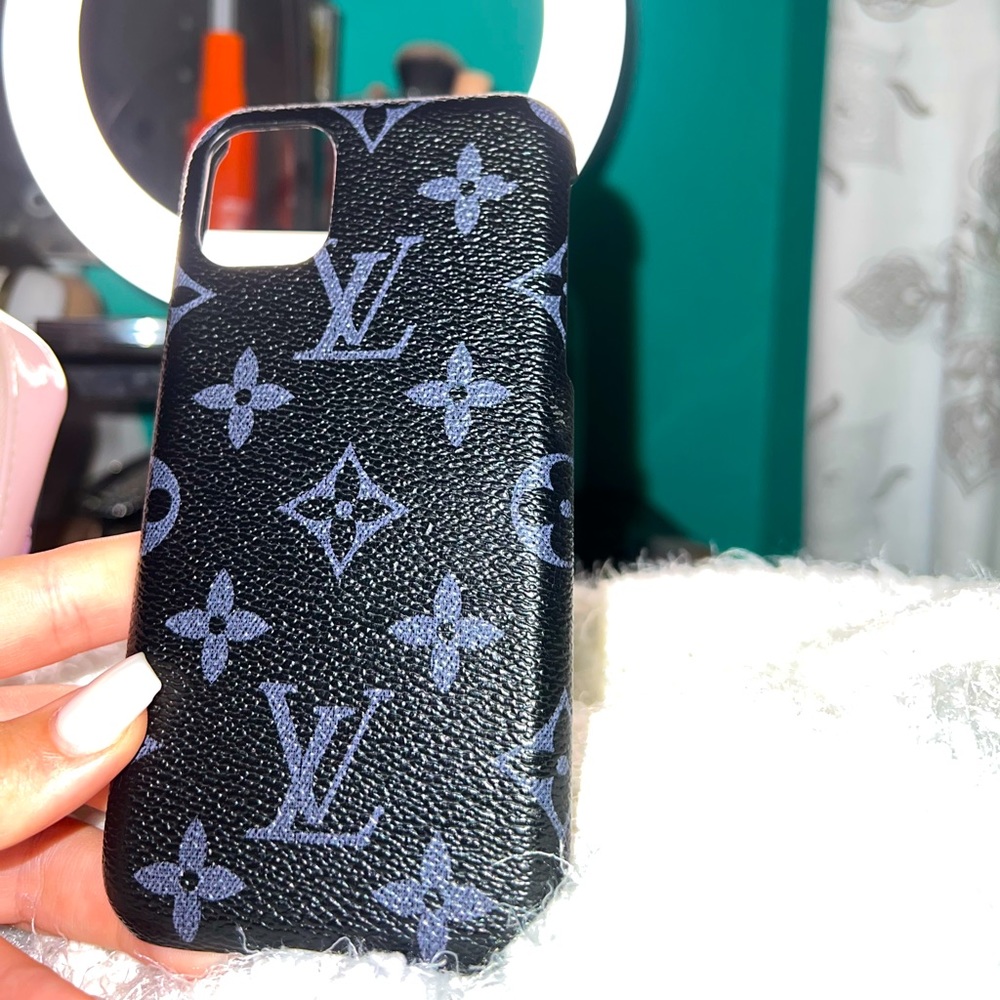 Louis Vuitton iPhone 11 case in great condition